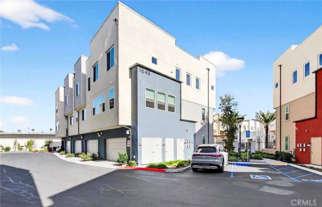 1649 W Lincoln 101, Anaheim, CA 92801