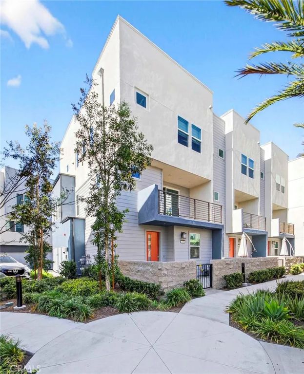 1649 W Lincoln 101, Anaheim, CA 92801