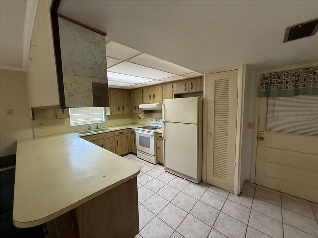 1313 MAGDALENE COURT E, Lakeland, FL 33801