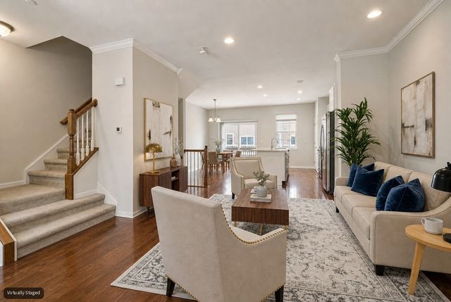 69 Nicholas Drive W, Des Plaines, IL 60016