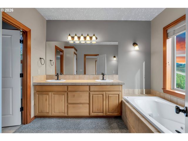 29209 Se HIGHWAY 212, Boring, OR 97009