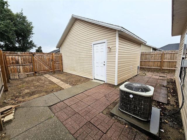 1004 PARK CENTRAL CIRCLE, Groveland, FL 34736