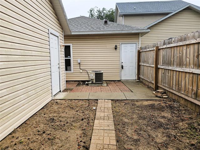 1004 PARK CENTRAL CIRCLE, Groveland, FL 34736