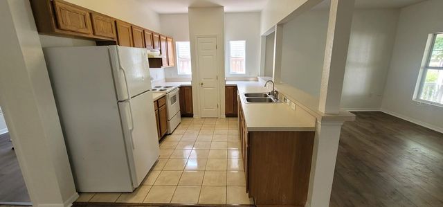 1004 PARK CENTRAL CIRCLE, Groveland, FL 34736