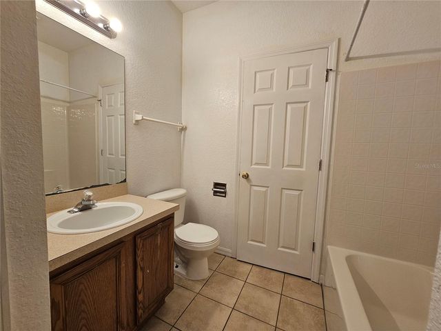 1004 PARK CENTRAL CIRCLE, Groveland, FL 34736