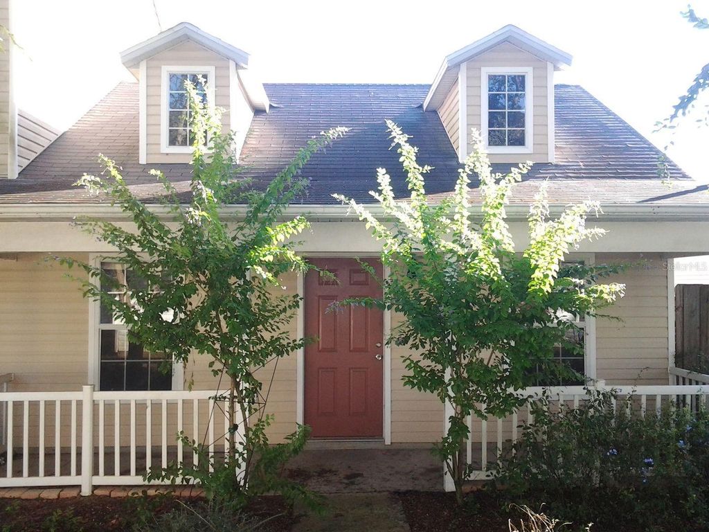 1004 PARK CENTRAL CIRCLE, Groveland, FL 34736