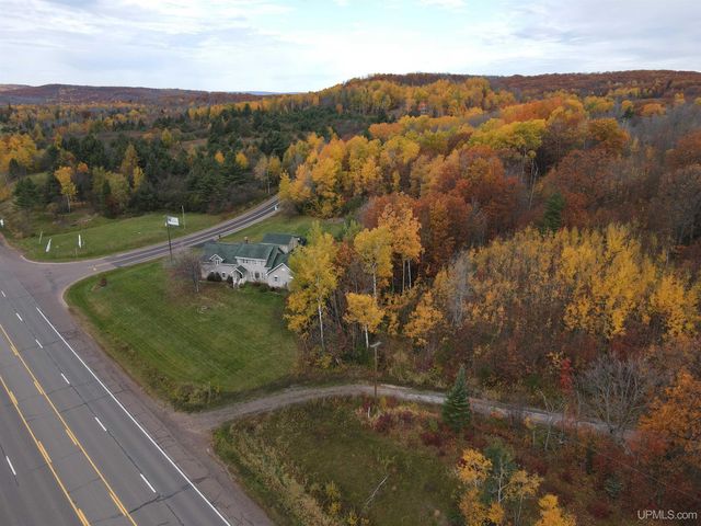 105 Indianhead Road Road, Wakefield, MI 49968