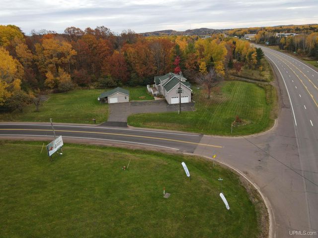 105 Indianhead Road Road, Wakefield, MI 49968