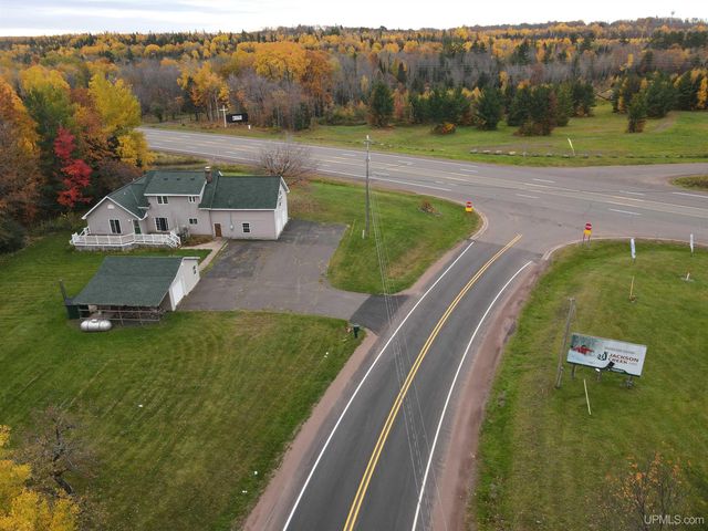 105 Indianhead Road Road, Wakefield, MI 49968