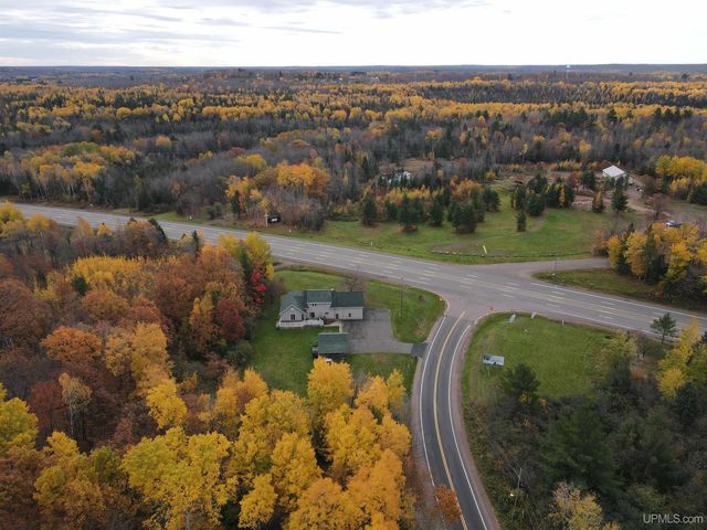 105 Indianhead Road Road, Wakefield, MI 49968