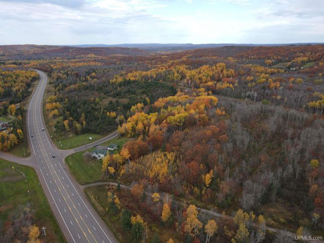 105 Indianhead Road Road, Wakefield, MI 49968