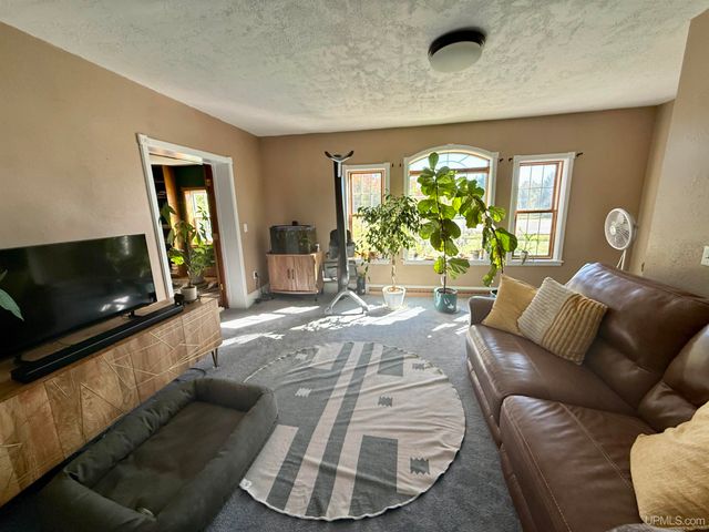 105 Indianhead Road Road, Wakefield, MI 49968