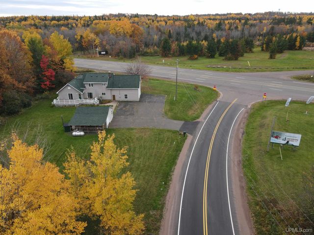 105 Indianhead Road Road, Wakefield, MI 49968