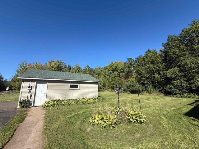 105 Indianhead Road Road, Wakefield, MI 49968