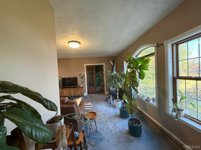 105 Indianhead Road Road, Wakefield, MI 49968