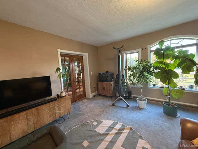 105 Indianhead Road Road, Wakefield, MI 49968