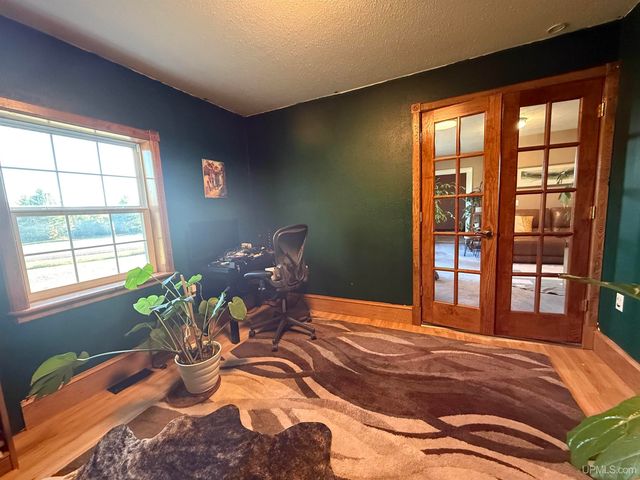 105 Indianhead Road Road, Wakefield, MI 49968