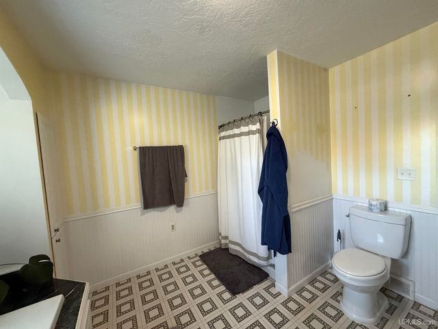 105 Indianhead Road Road, Wakefield, MI 49968