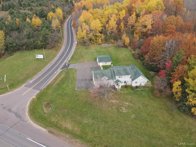 105 Indianhead Road Road, Wakefield, MI 49968