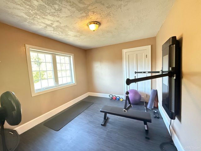 105 Indianhead Road Road, Wakefield, MI 49968