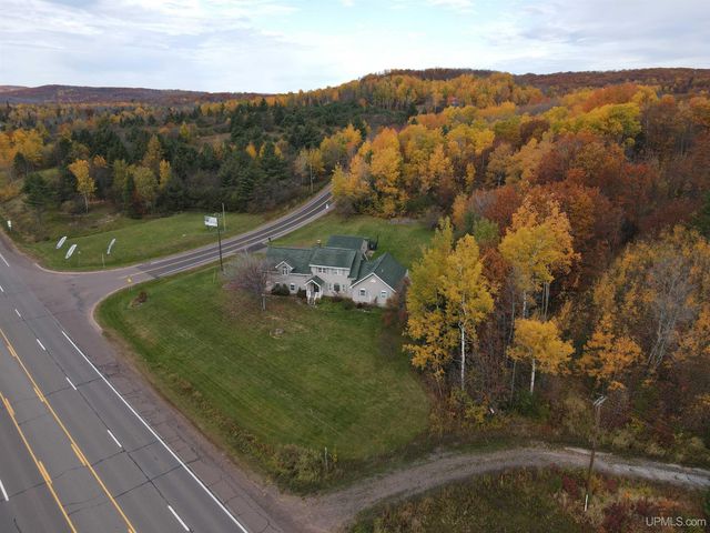 105 Indianhead Road Road, Wakefield, MI 49968