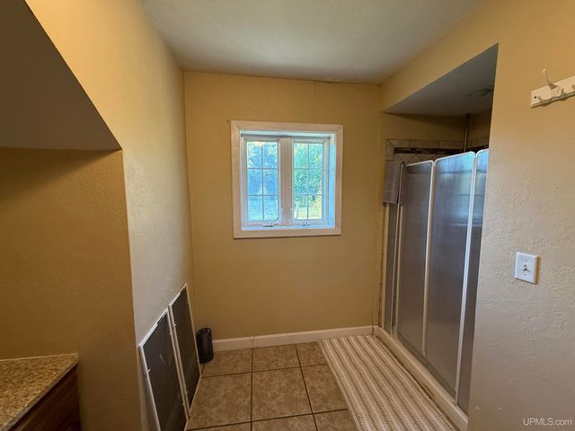 105 Indianhead Road Road, Wakefield, MI 49968