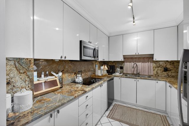 1801 S Flagler Drive 1104, West Palm Beach, FL 33401
