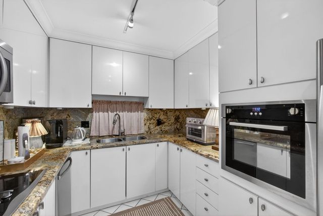1801 S Flagler Drive 1104, West Palm Beach, FL 33401