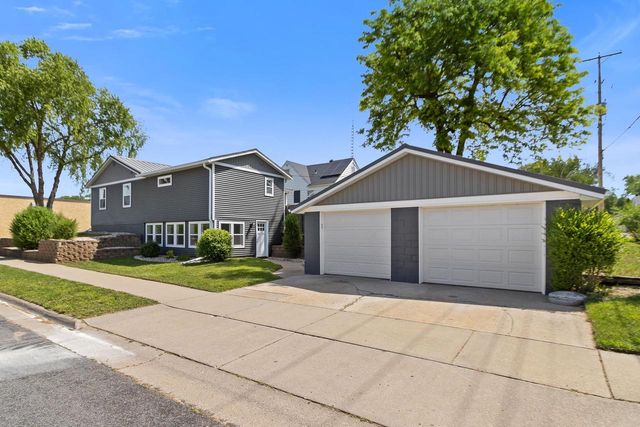 432 W Marion Street, Portage, WI 53901