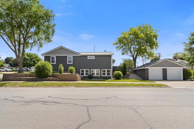 432 W Marion Street, Portage, WI 53901