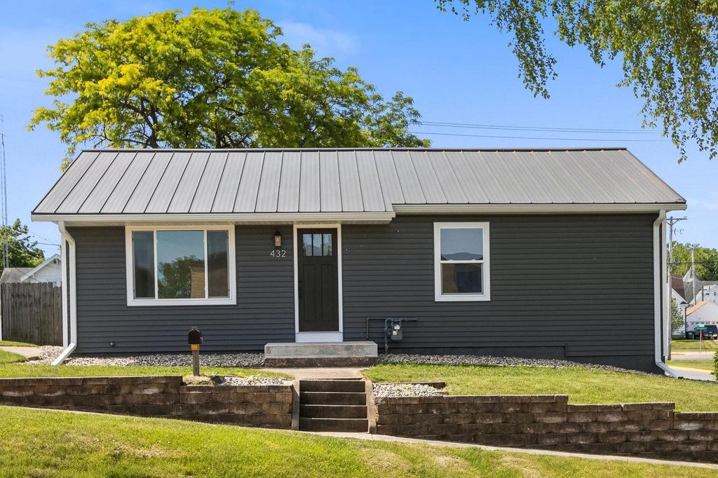 432 W Marion Street, Portage, WI 53901