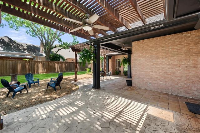 8337 Thornhill Drive, North Richland Hills, TX 76182
