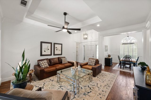8337 Thornhill Drive, North Richland Hills, TX 76182