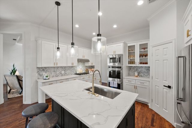 8337 Thornhill Drive, North Richland Hills, TX 76182