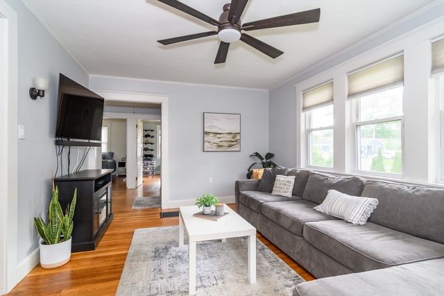 18 Hammond Rd, Natick, MA 01760