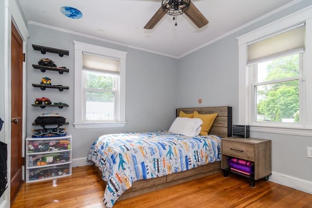 18 Hammond Rd, Natick, MA 01760
