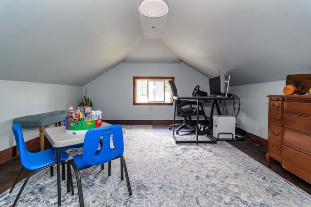 18 Hammond Rd, Natick, MA 01760