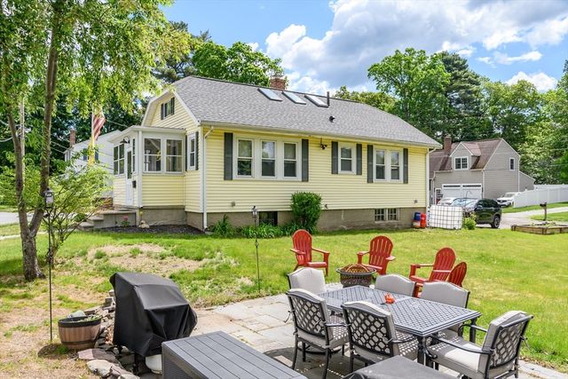 18 Hammond Rd, Natick, MA 01760