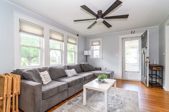 18 Hammond Rd, Natick, MA 01760