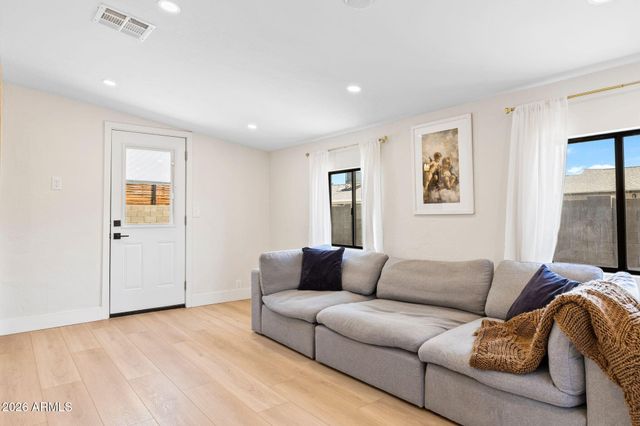 8525 E BONNIE ROSE Avenue, Scottsdale, AZ 85250