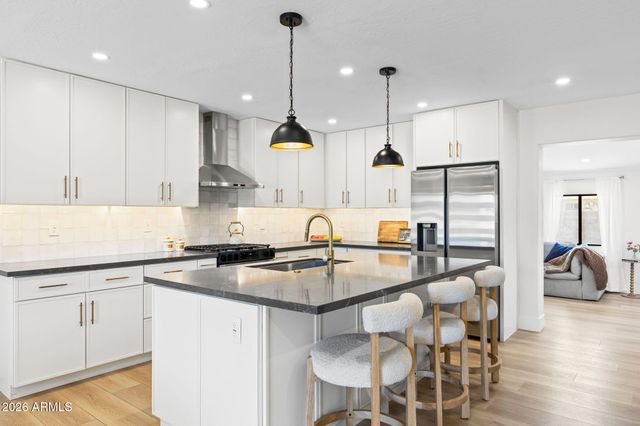 8525 E BONNIE ROSE Avenue, Scottsdale, AZ 85250