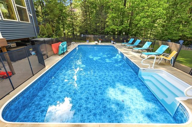 9339 Bay Harbor Court, Rockford, MI 49341