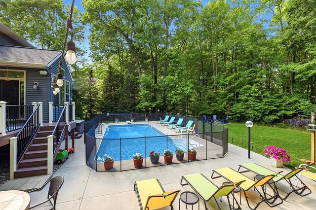 9339 Bay Harbor Court, Rockford, MI 49341