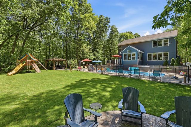 9339 Bay Harbor Court, Rockford, MI 49341