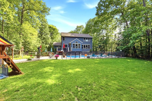 9339 Bay Harbor Court, Rockford, MI 49341