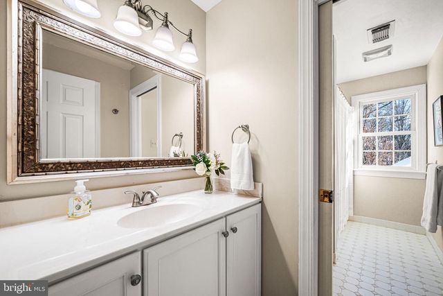 3 GREENSTONE WAY, Malvern, PA 19355