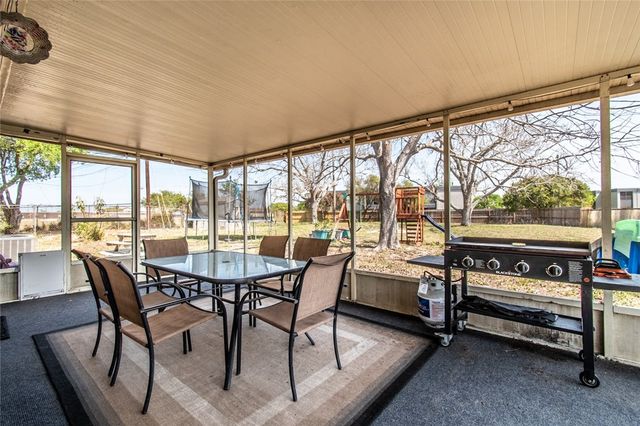 713 Truk Dr, Corpus Christi, TX 78418