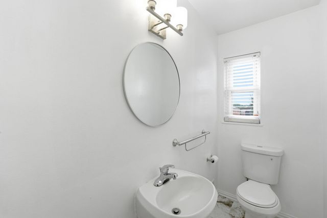 5312 CHILLUM PL NE, Washington, DC 20011