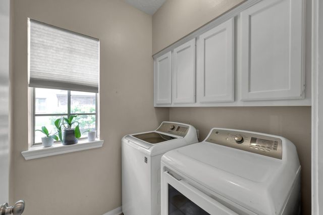 2 S Duskwood Place, The Woodlands, TX 77381