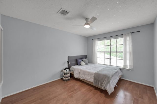 2 S Duskwood Place, The Woodlands, TX 77381